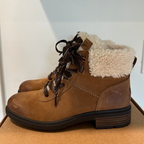 NWT UGG BOOTS - LACE UP - CHESTNUT - Picture 1 of 12